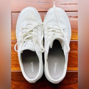 Allbirds Women’s Canvas Pipers in Blizzard (Blizzard Sole) Size 9.5
